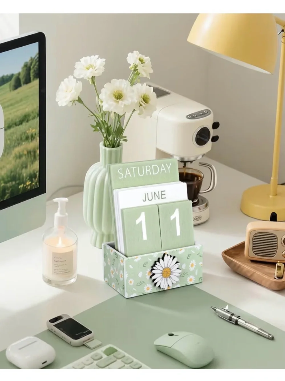 Perpetual Wooden Desk Calendar - Sage Green Daisy